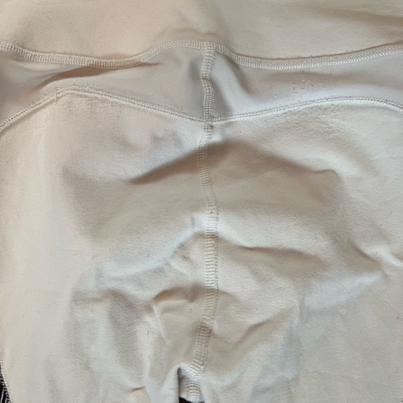 ALO yoga Electric Leggings in bone - Picture 6 of 6